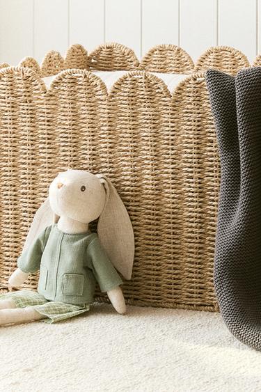 LARGE SCALLOPED HAMPER - Light beige by Zara