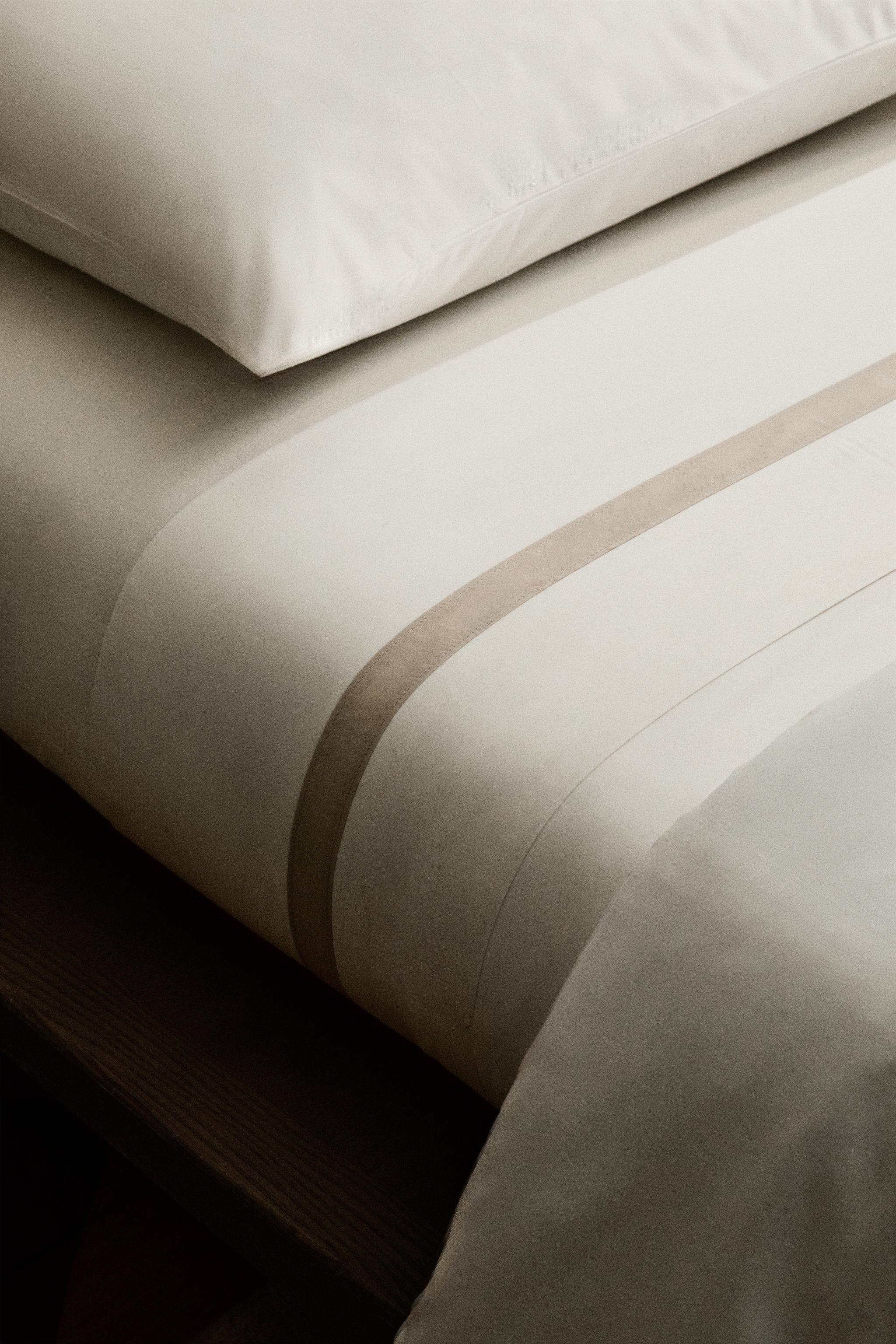 SATEEN FLAT SHEET WITH BORDER (300 THREAD COUNT)