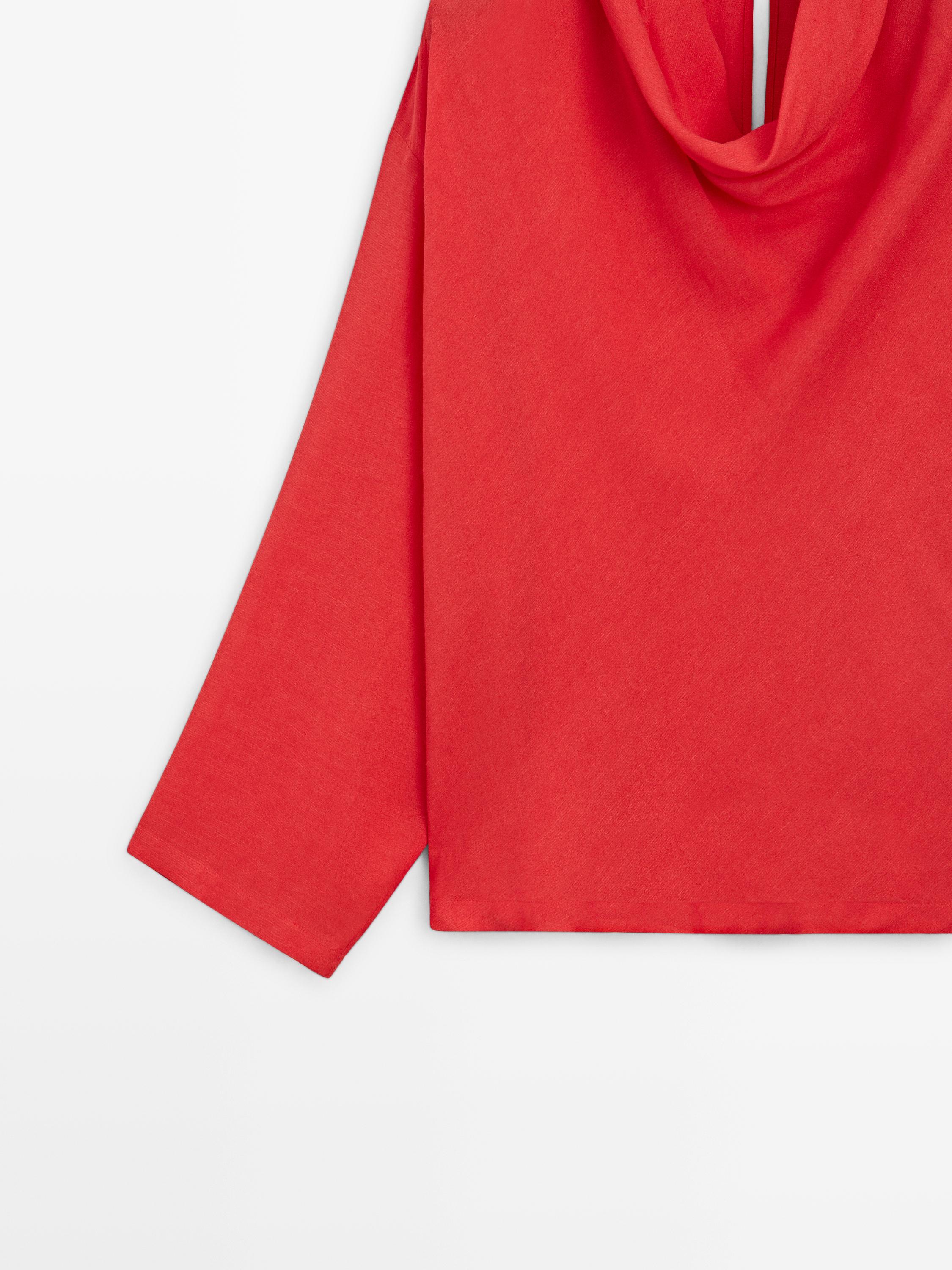 Flowing blouse with draped collar