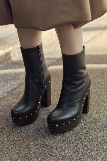 レザープラットフォームショートブーツブラックZaraのレザープラットフォームショートブーツ - ブラック