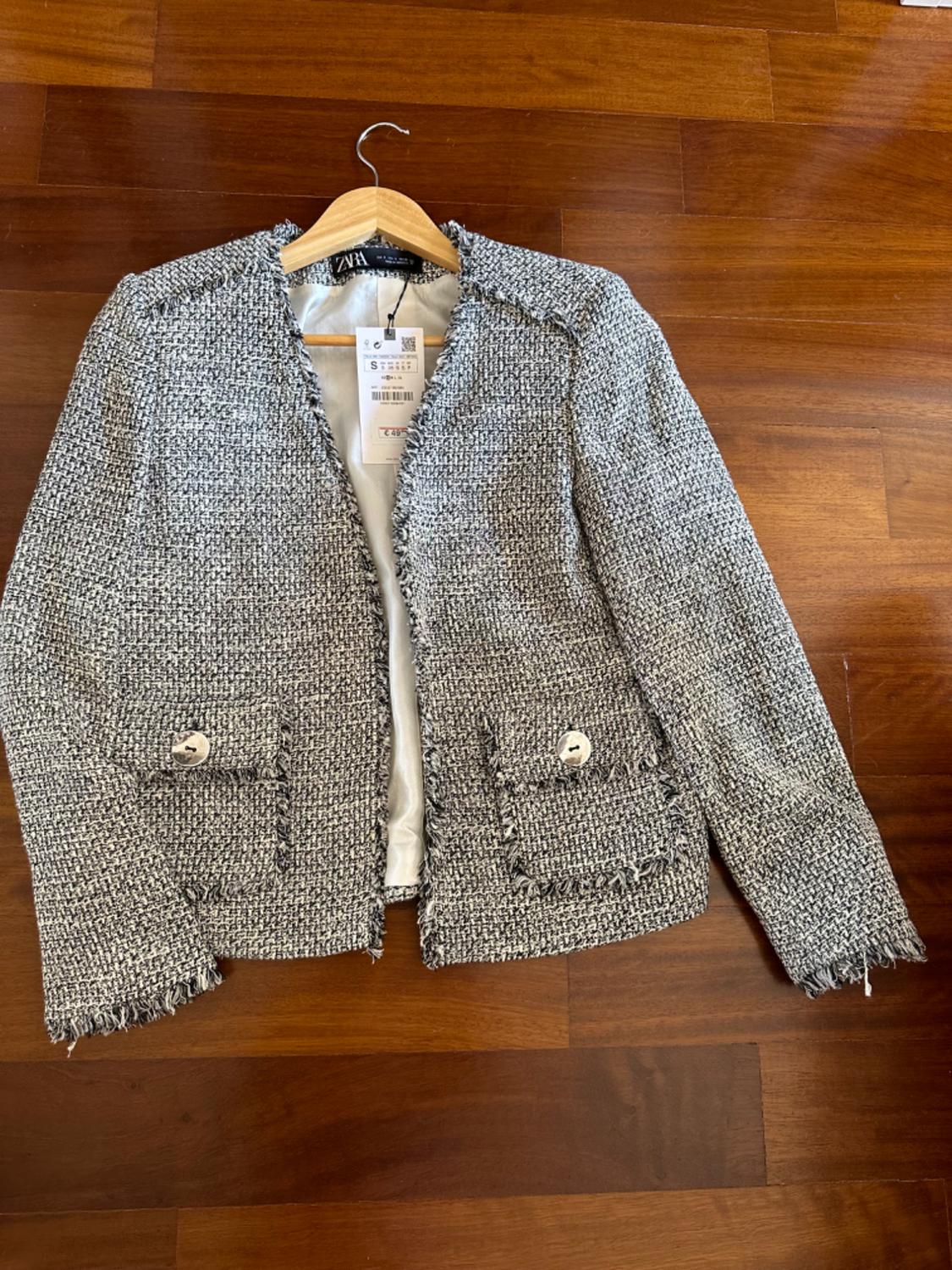 TEXTURED BLAZER