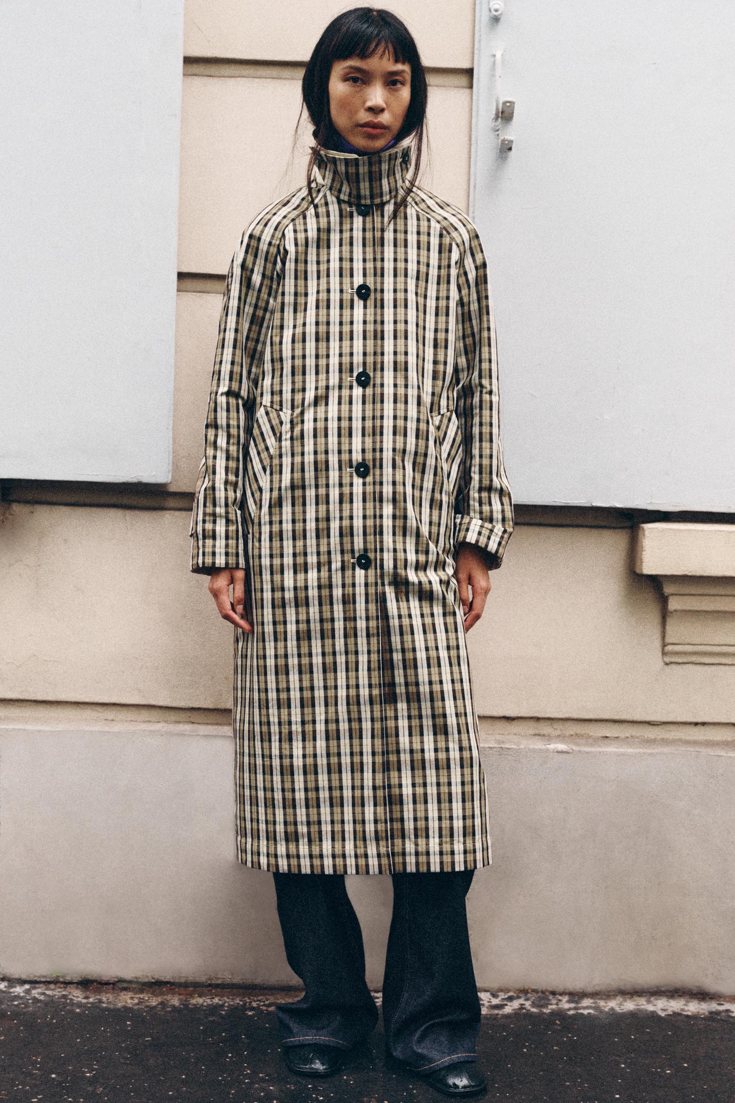 Женская куртка Zara Reversible Plaid Trench Coat ZW Collection, цвет: Бежевый — фото 5
