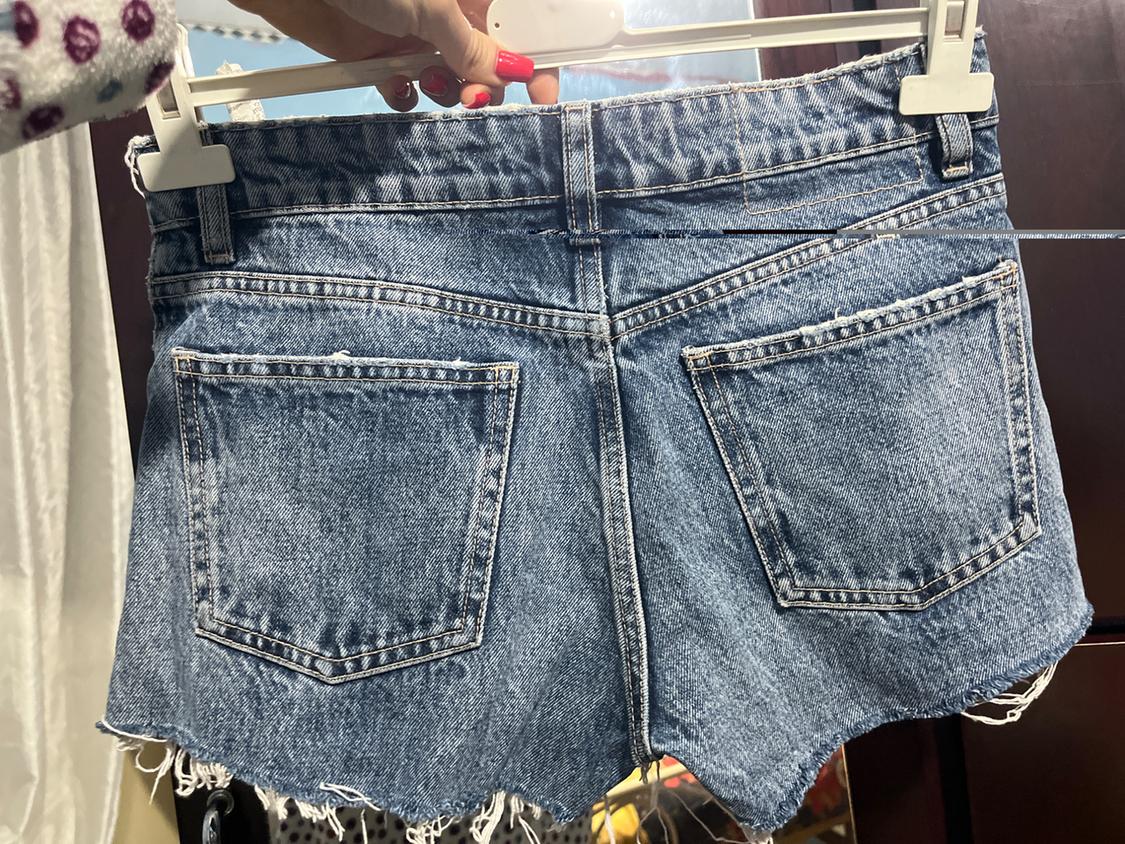 TRF HIGH-WAIST DENIM RIPPED SHORTS - Image 3