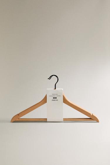 CINTRE BOIS LAQUÉ (LOT DE 3) - Beige clair de Zara - Image 8