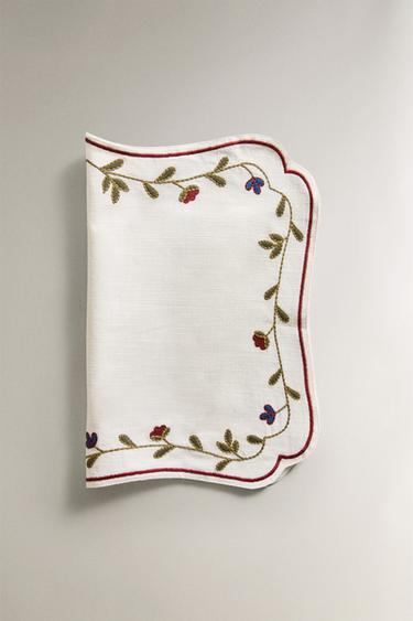 PLACEMAT WITH FLORAL EMBROIDERY - Green by Zara - Image 1