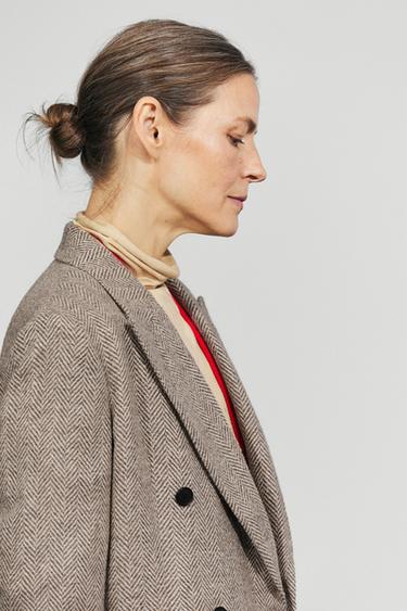 Mid-length double-breasted herringbone coat — Sand 2