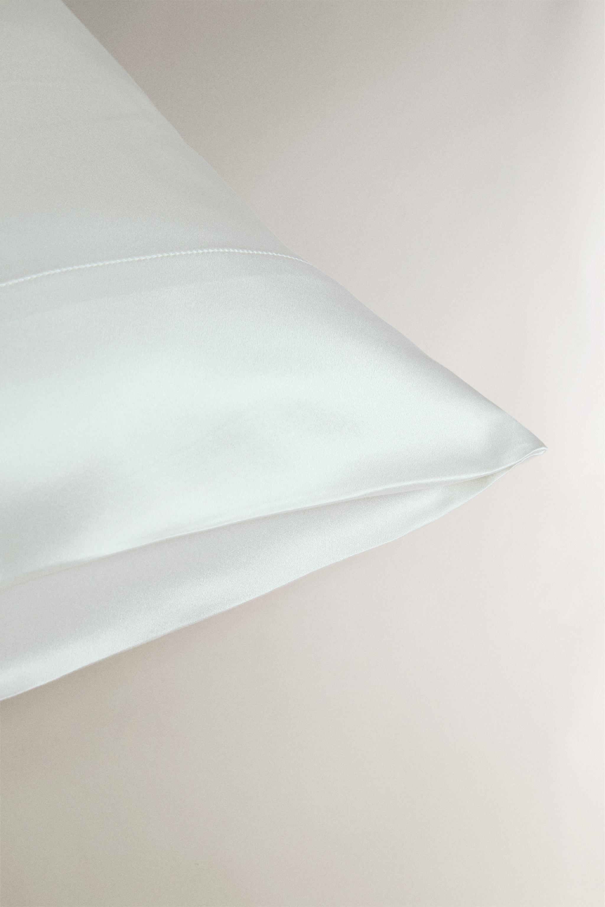 MULBERRY SILK PILLOWCASE