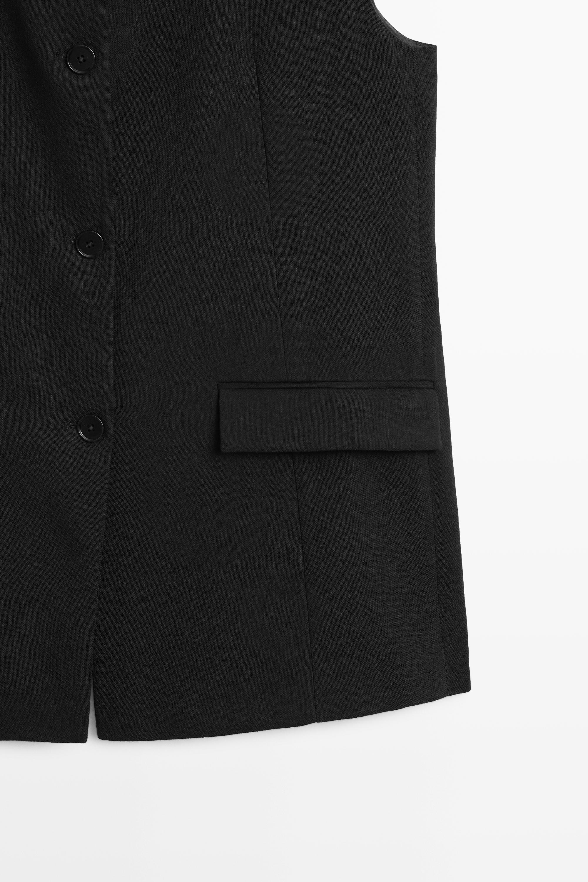 High-neck vest