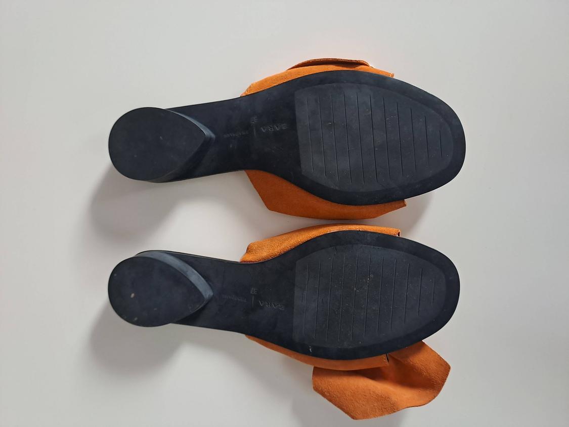 SPLIT SUEDE SLIDES WITH BOW - Image 2