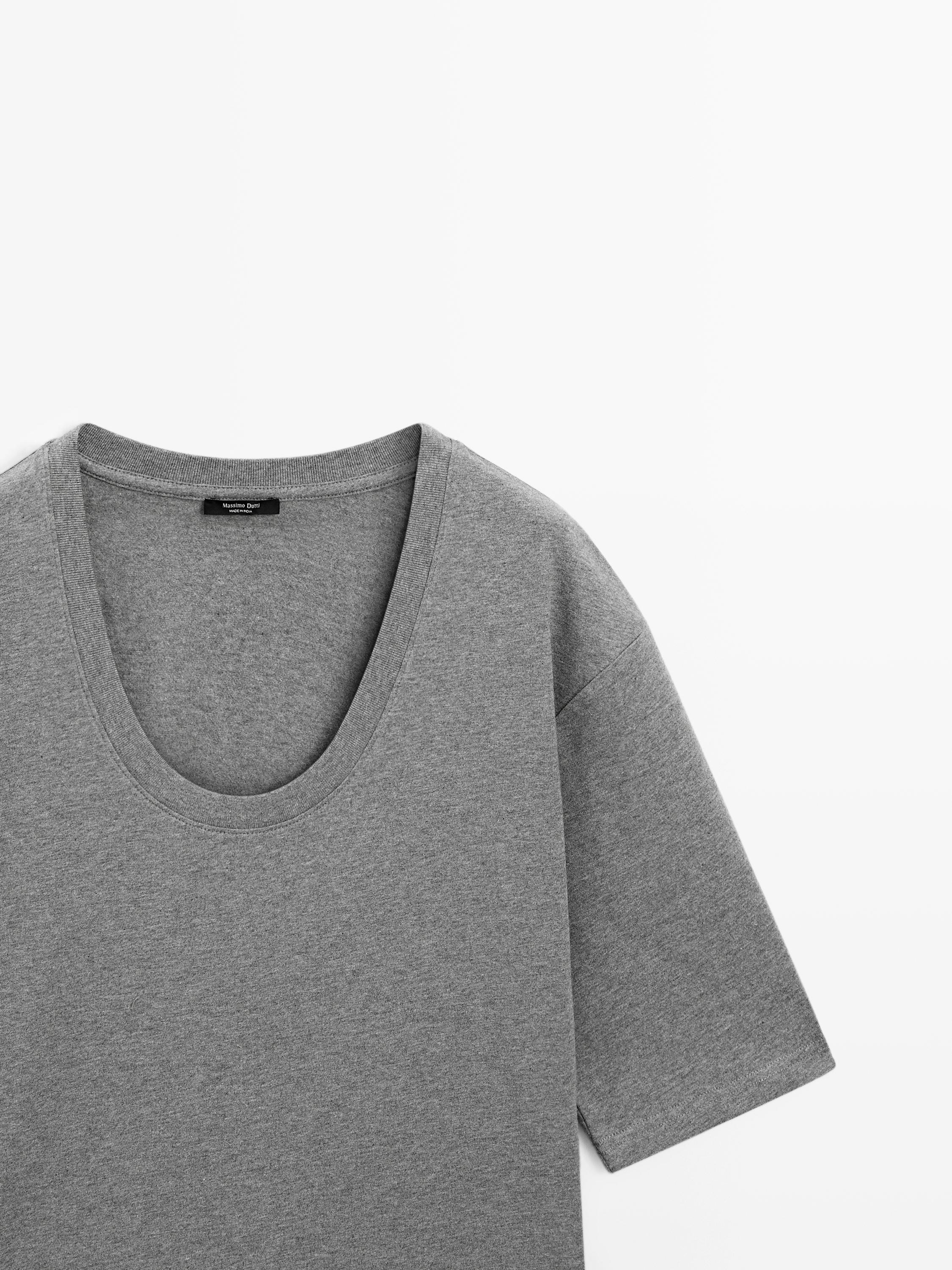 100% cotton scoop neck T-shirt