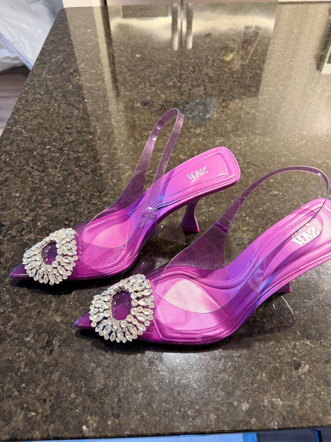 EMBELLISHED VINYL HEELED SHOES - Image 3