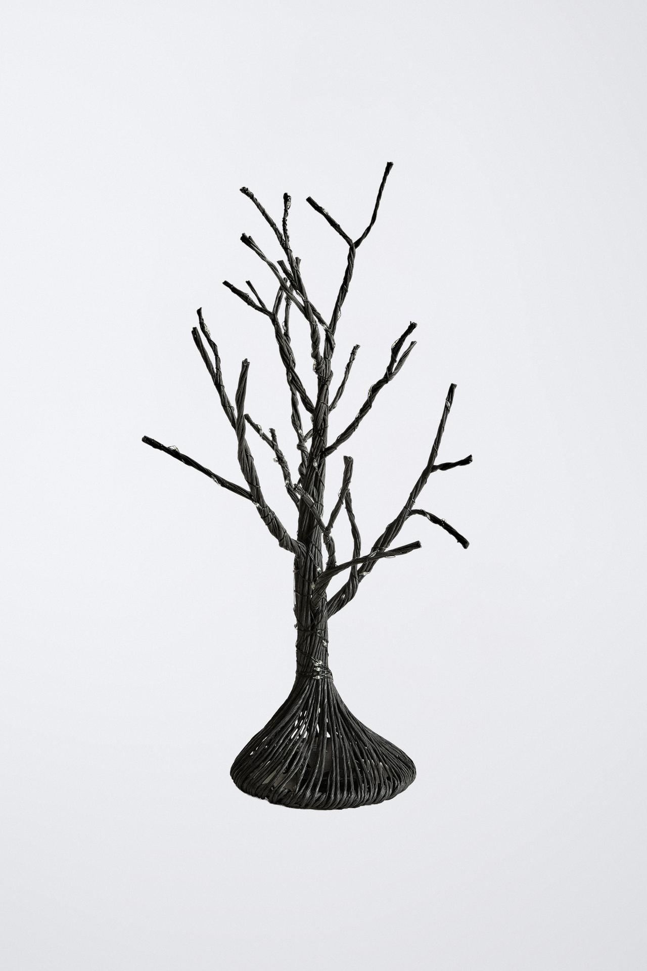 HALLOWEEN LIGHT TREE DECORATIVE ACCESSORY — Black