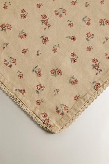 WILDFLOWER TABLE RUNNER WITH LACE TRIM - Yellow by Zara - Image 2