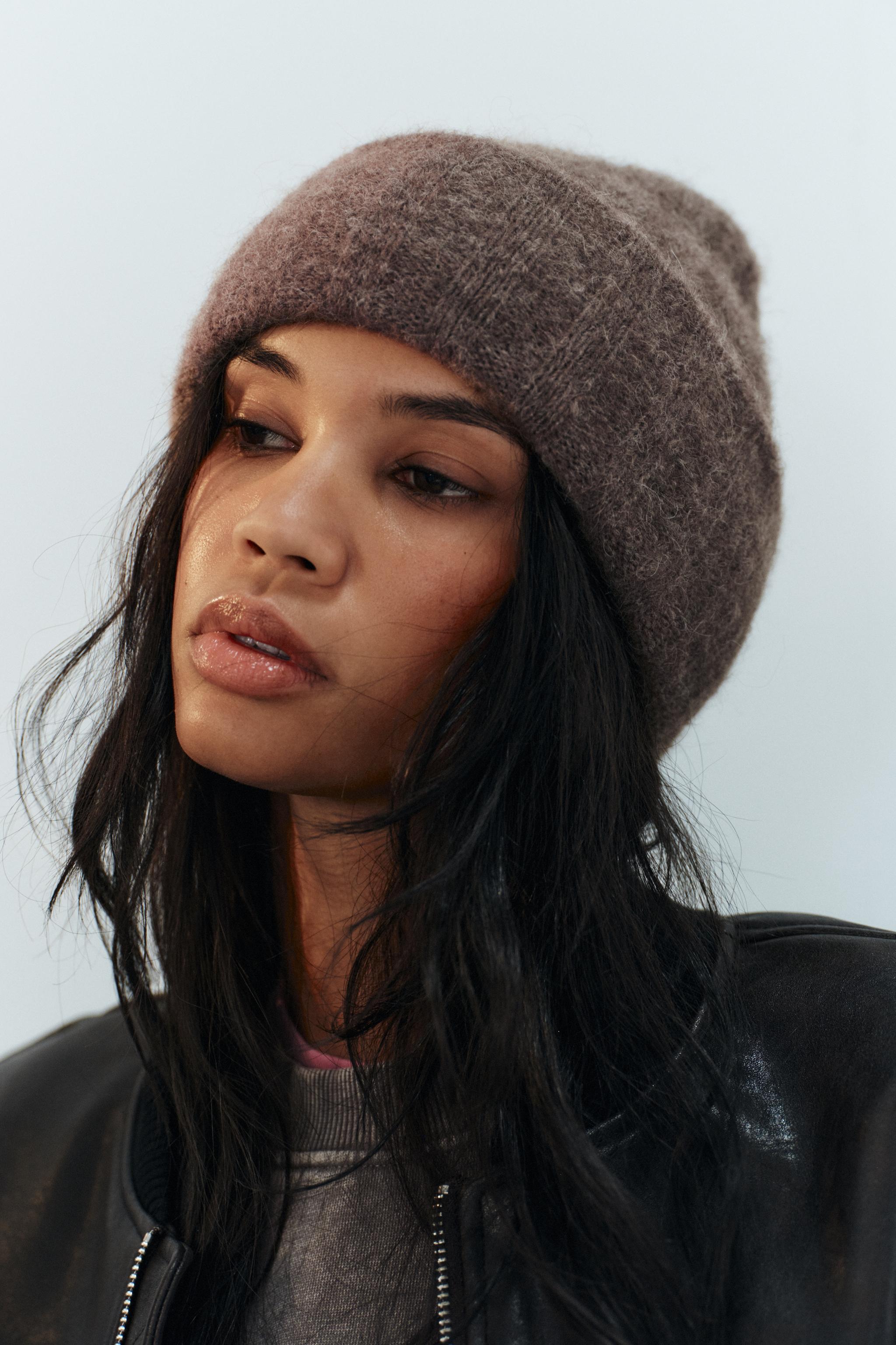 Basic Knit Cuff Beanie by Zara