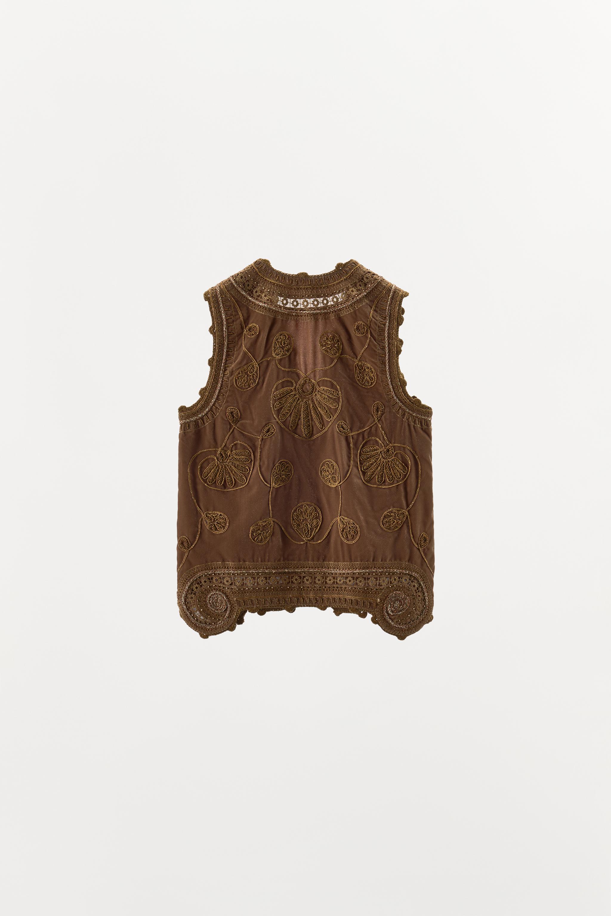 GILET EN VELOURS BRODERIES ET FANTAISIE ÉDITION LIMITÉE