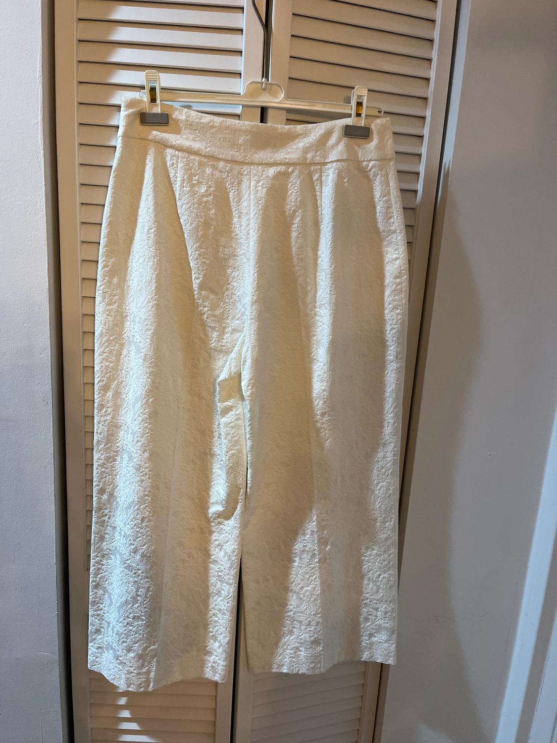 WHITE PANTS WITH FLORAL PATTERN - Image 2
