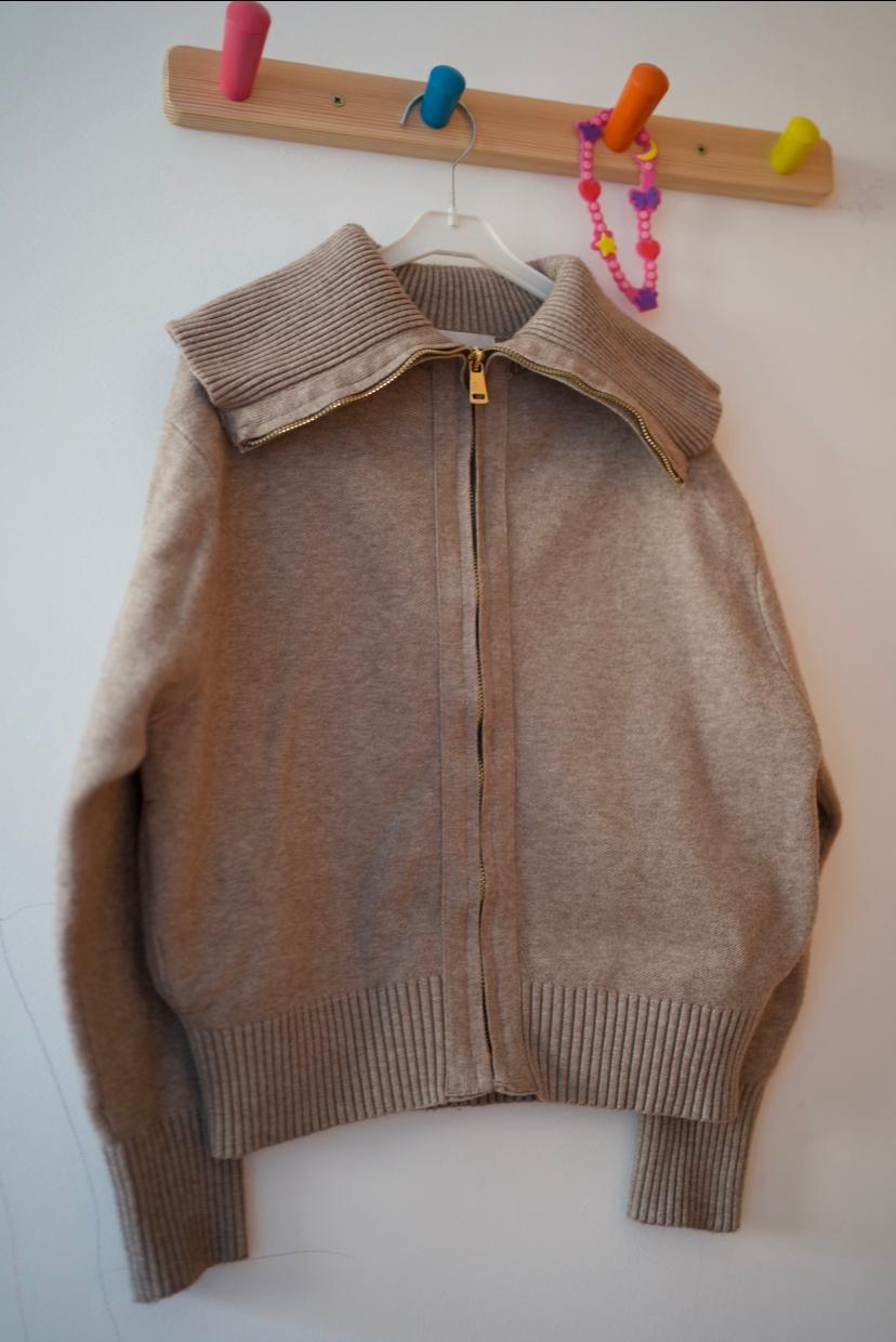 FULL NEEDLE KNIT CARDIGAN