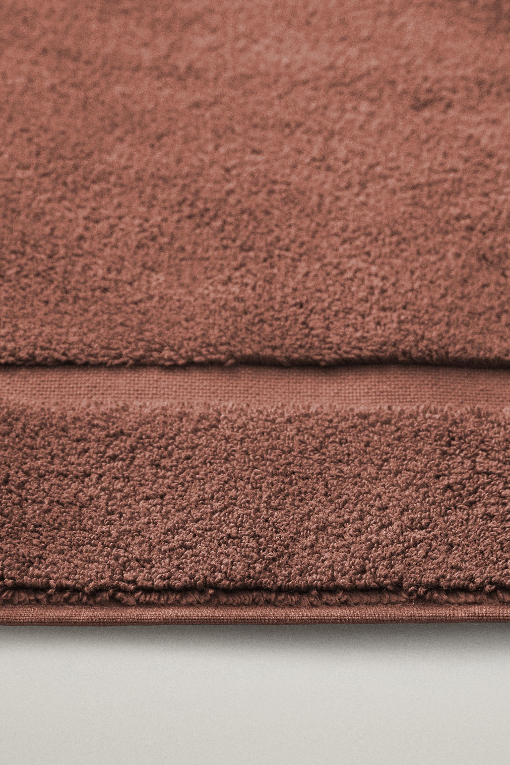 SOFT TERRY BATH MAT — dark russet