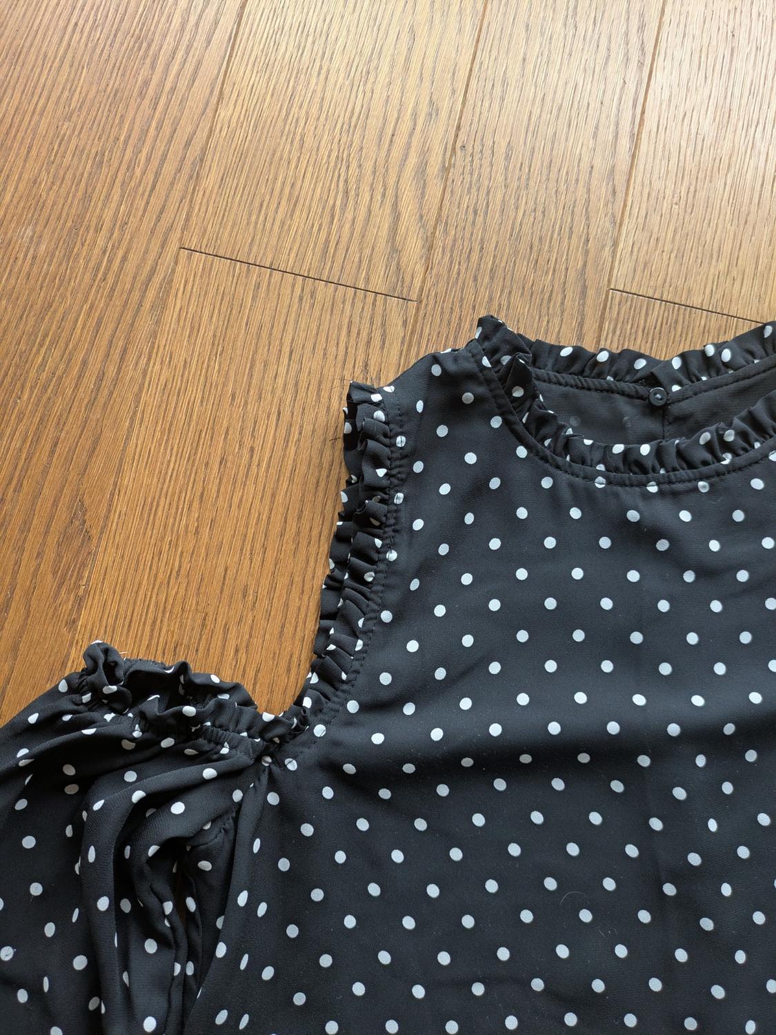 BLACK POLKA DOT COLD SHOULDER MINI DRESS - Image 2