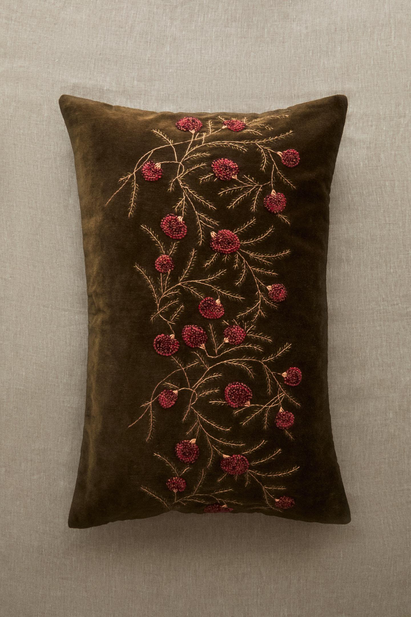 Zara Velvet Embroidered Throw Pillow Cover, цвет: Хаки — фото 5