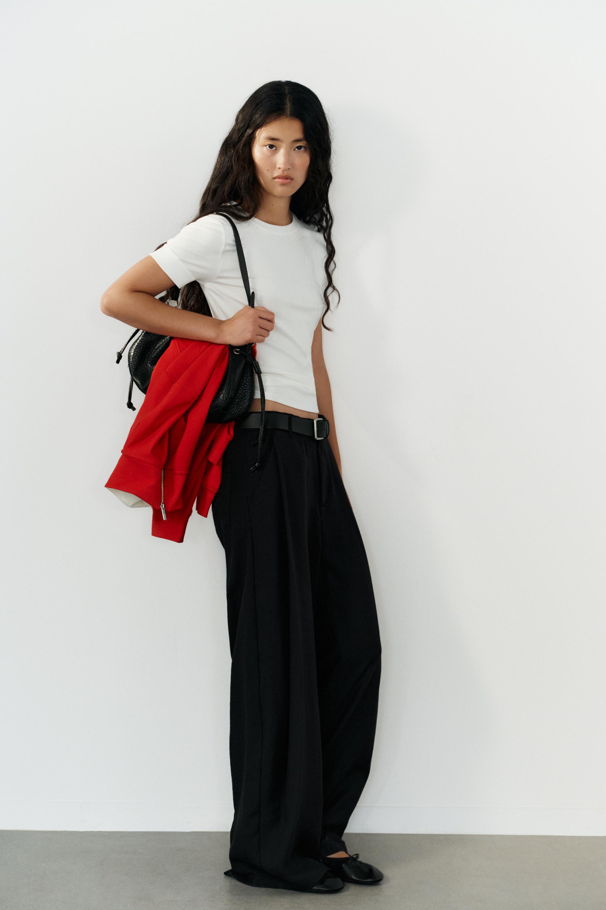FLOWY PLEATED PANTS — Black