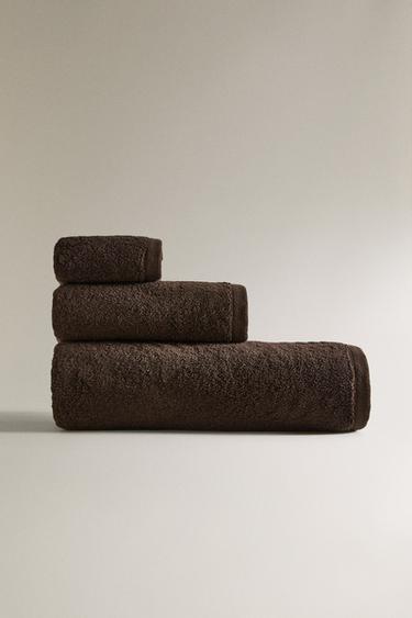COLOURED TERRY BATH TOWEL - Dark brown by Zara