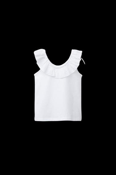 T-SHIRT MIT VOLANT UND LOCHSTICKEREI - Weiß von Zara