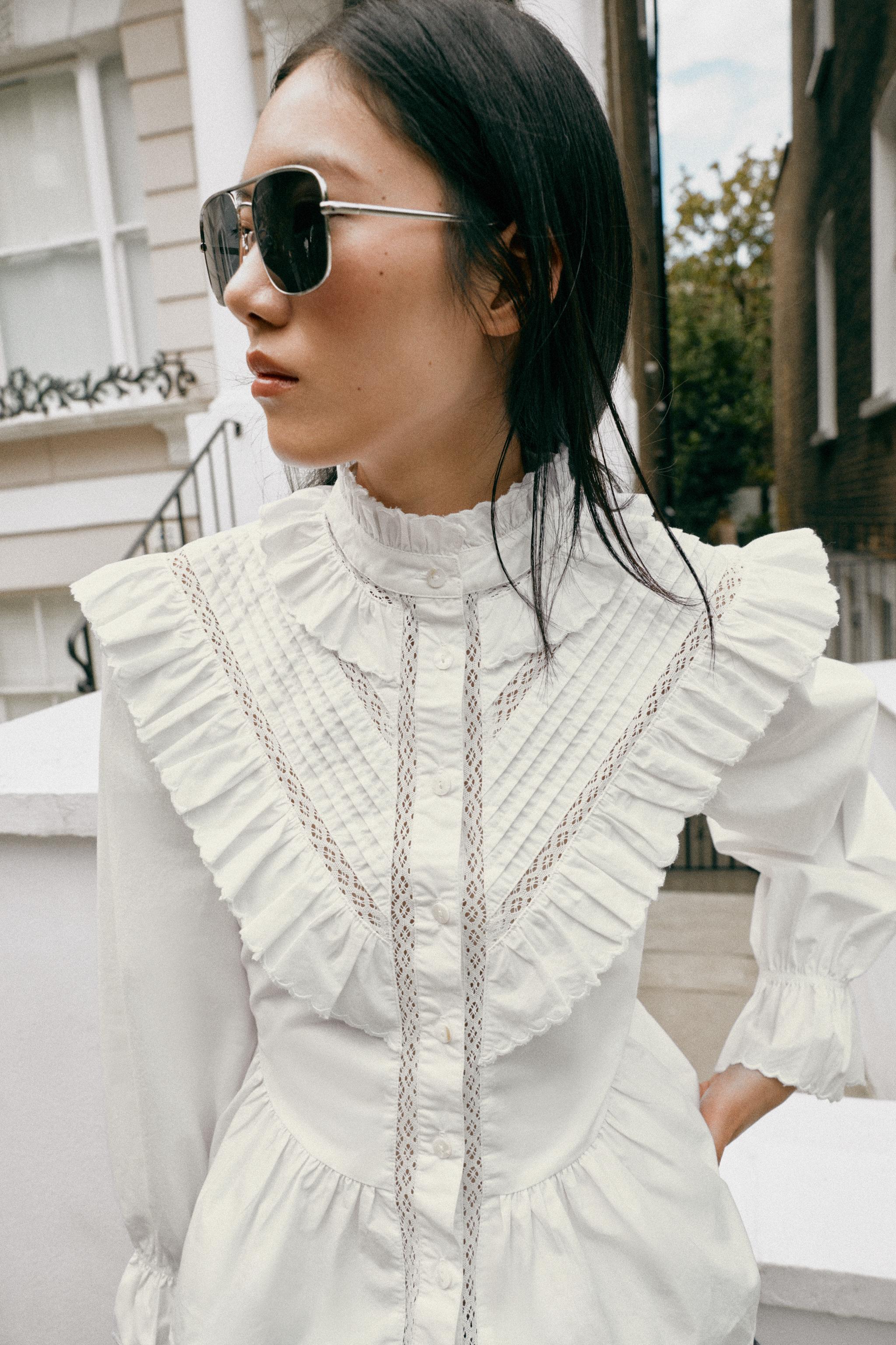 BLOUSE ROMANTIQUE À VOLANTS