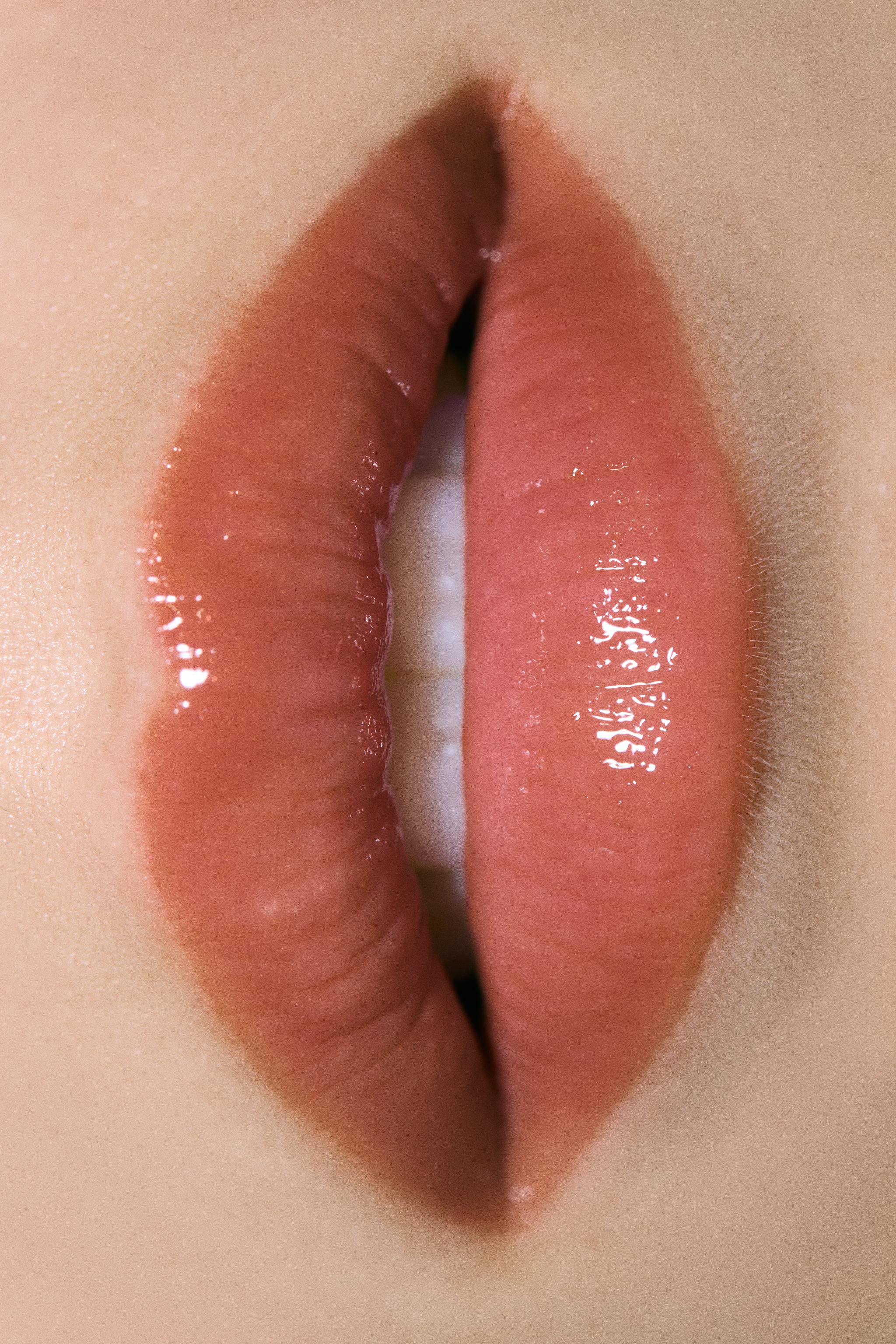 ZARA LIP OIL VIBRANT CARAMEL