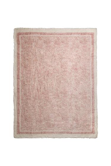 PAISLEY LINEN BLANKET - وردي الخاص بـ Zara