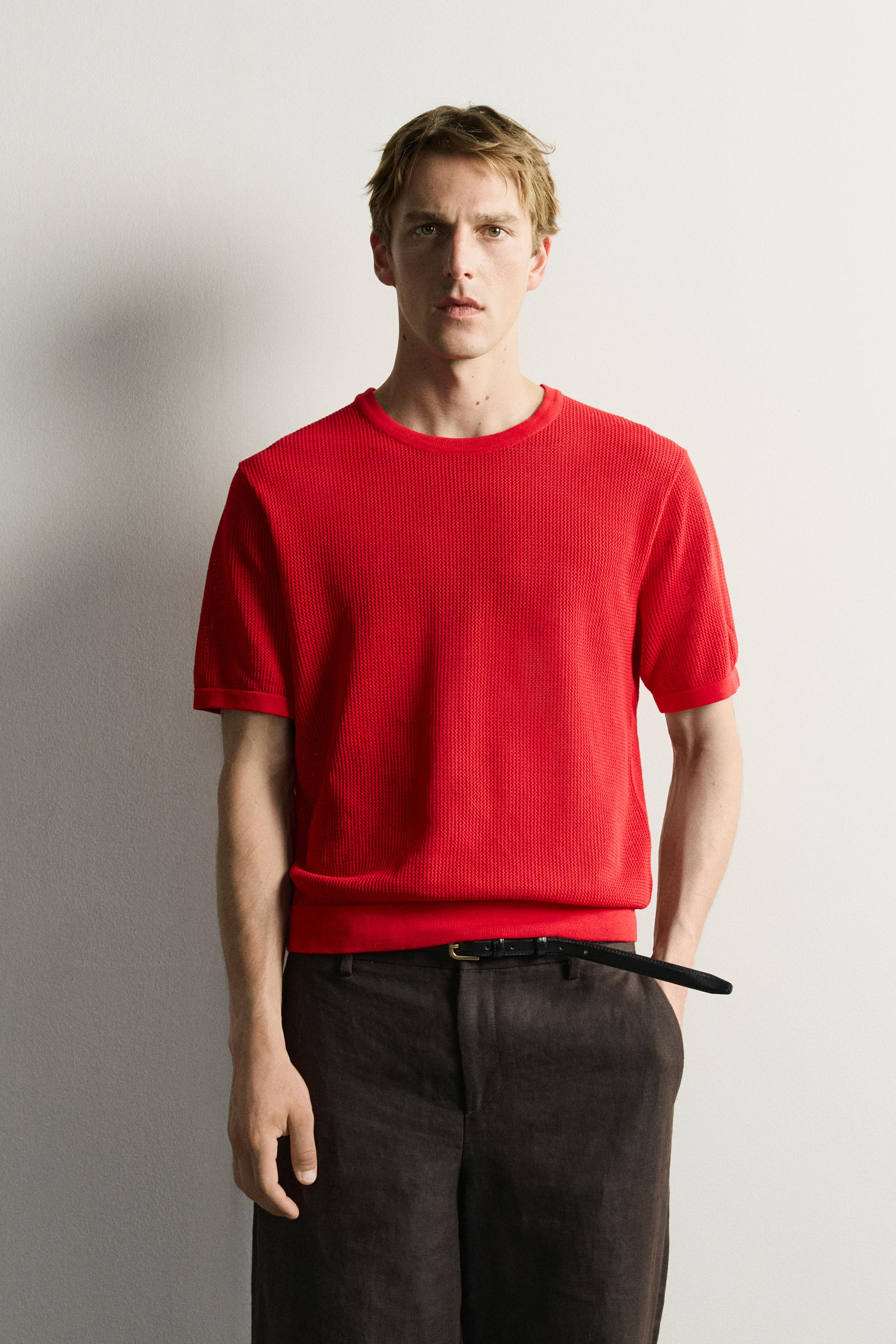 OPEN-KNIT TEXTURED T-SHIRT — Red
