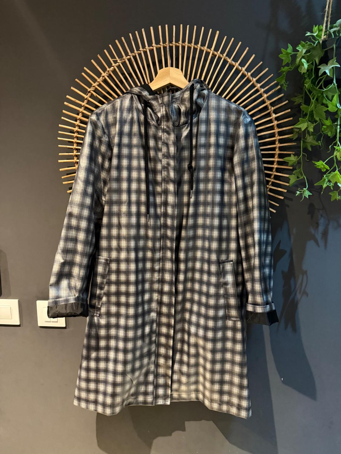 RUBBERISED RAINCOAT - Image 2