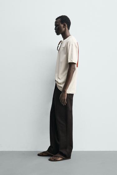 T-SHIRT À PIÈCE IMPRIMÉE EN CONTRASTE - Beige de Zara - Image 3