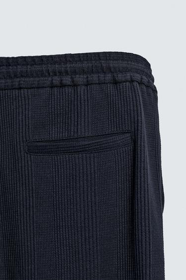 BERMUDA RELAXED FIT ESTRUCTURA - Azul noche de Zara