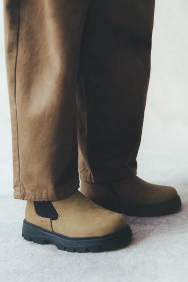BOTTINES EN CUIR - Vert kaki de Zara