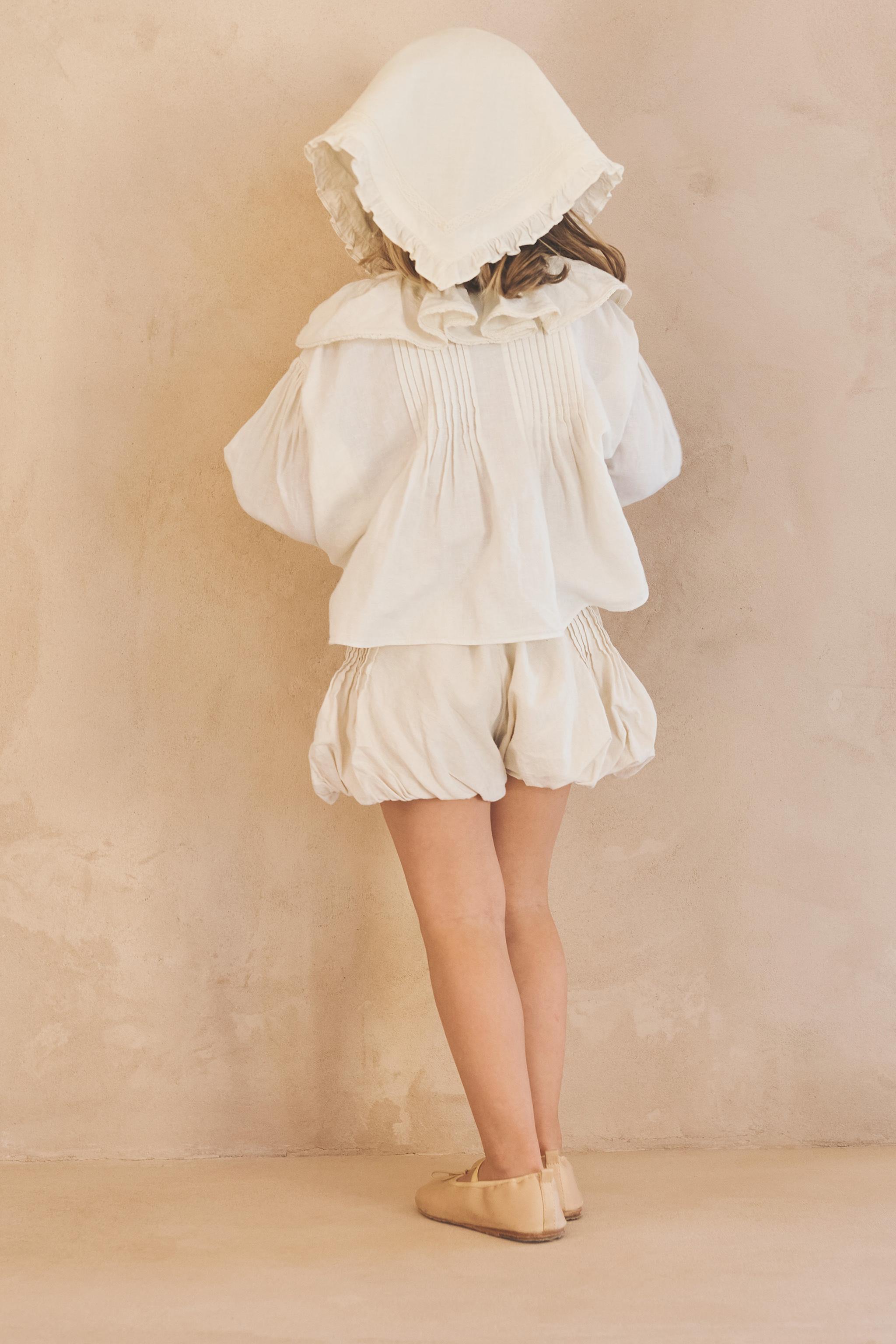 2-5 YEARS/ LIMITED EDITION LINEN COTTON BLOUSE WITH PLEATS AND LACE
