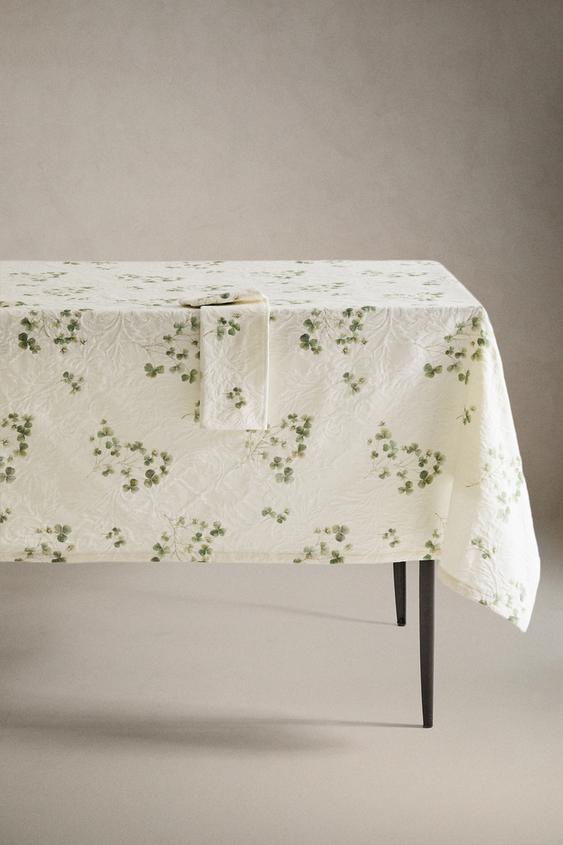 MANTEL JACQUARD PRINT TRÉBOL - Verde de Zara - Imagen 0
