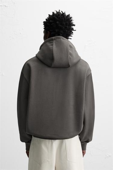 SWEAT BASIQUE À CAPUCHE - Gris anthracite de Zara - Image 2