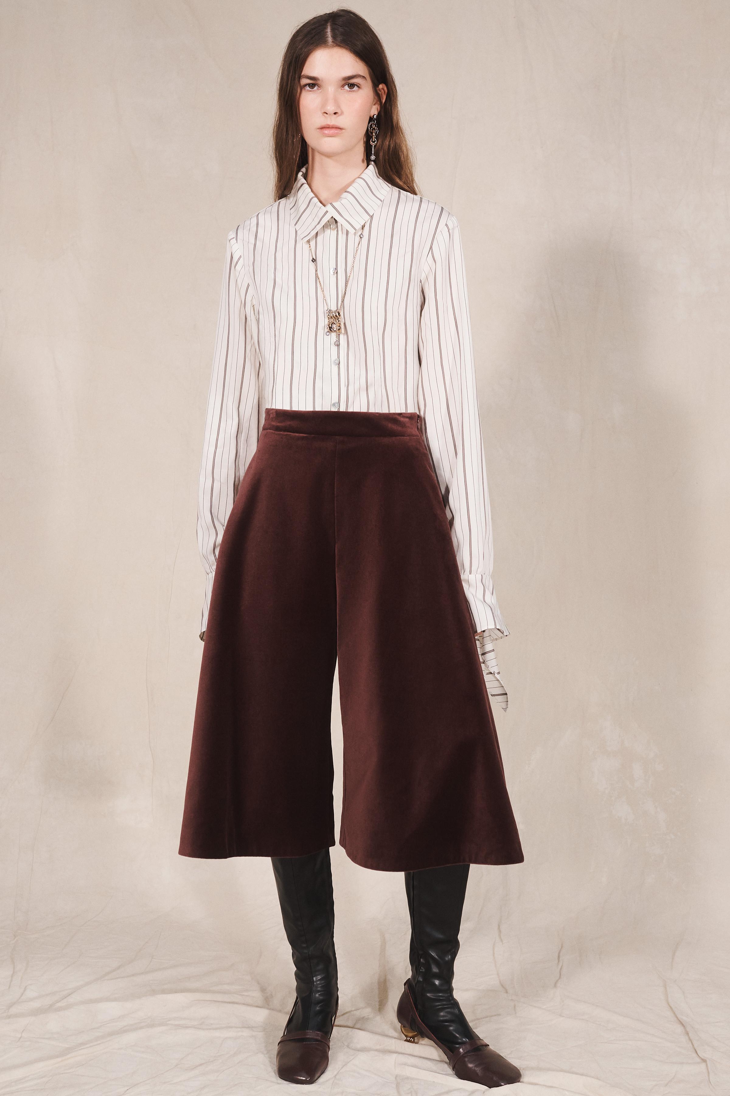LIMITED EDITION WIDE-LEG VELVET BERMUDA SHORTS