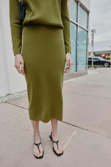 JUPE MI-LONGUE EN MAILLE - Vert mousse de Zara - Image 1