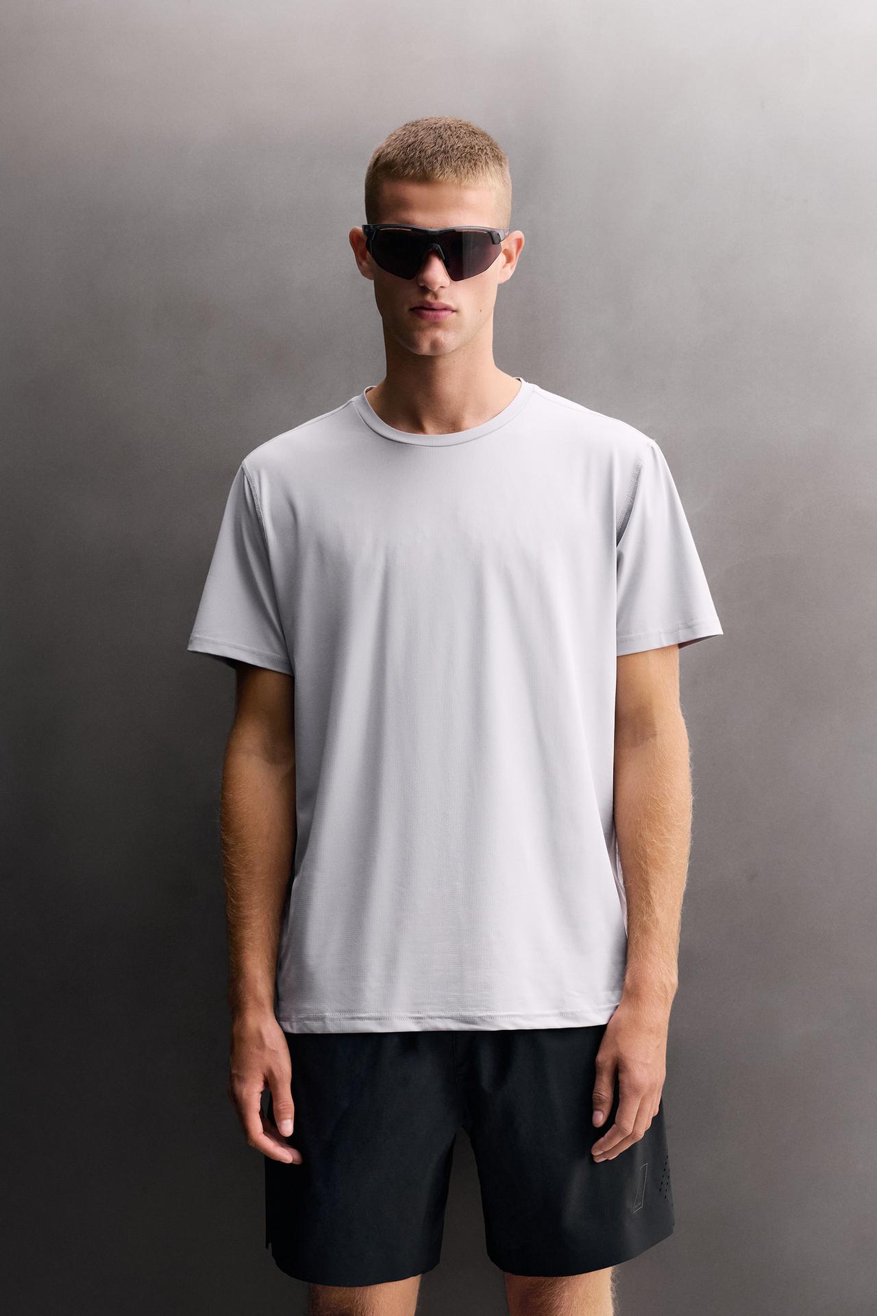 TECHNICAL TRAINING T-SHIRT — Light blue