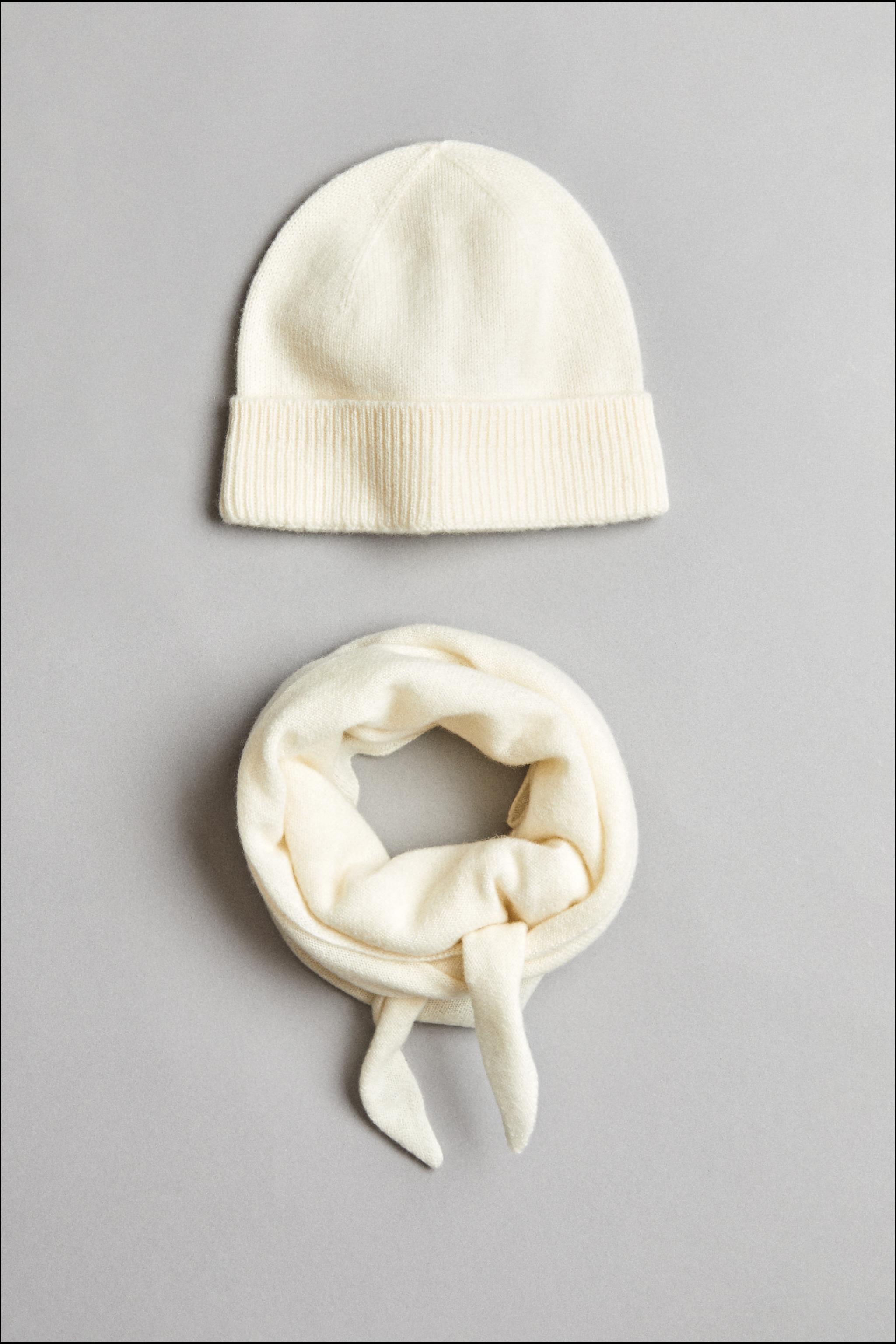 Gorros niño online zara