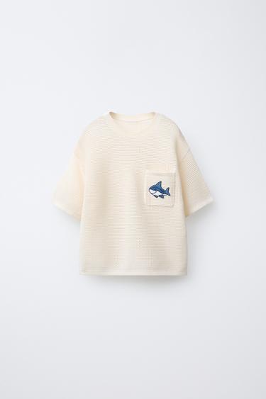 SHARK EMBROIDERED KNITTED T-SHIRT - Ecru by Zara