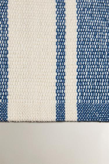 BATH MAT WITH IRREGULAR STRIPES - Ecru / Blue by Zara - Image 2