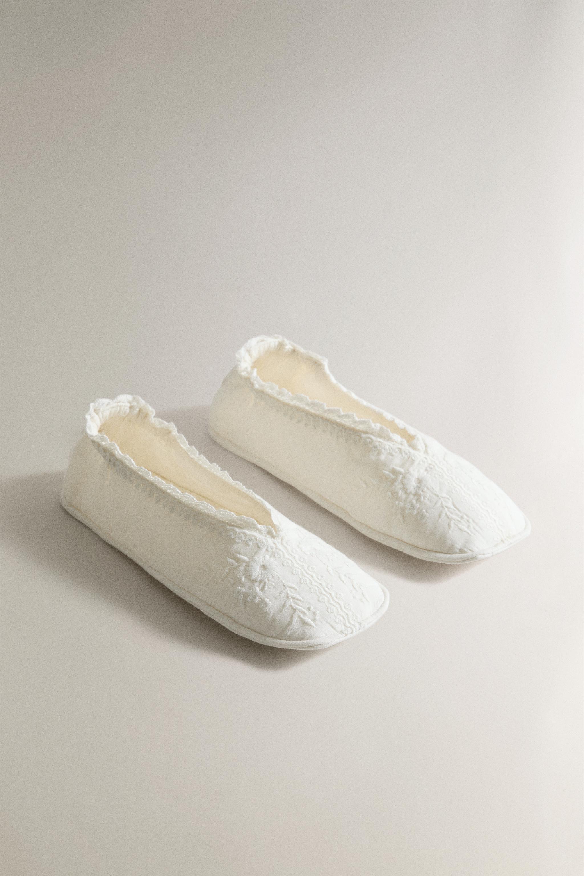 FOLDABLE LACE SLIPPERS — Ivory