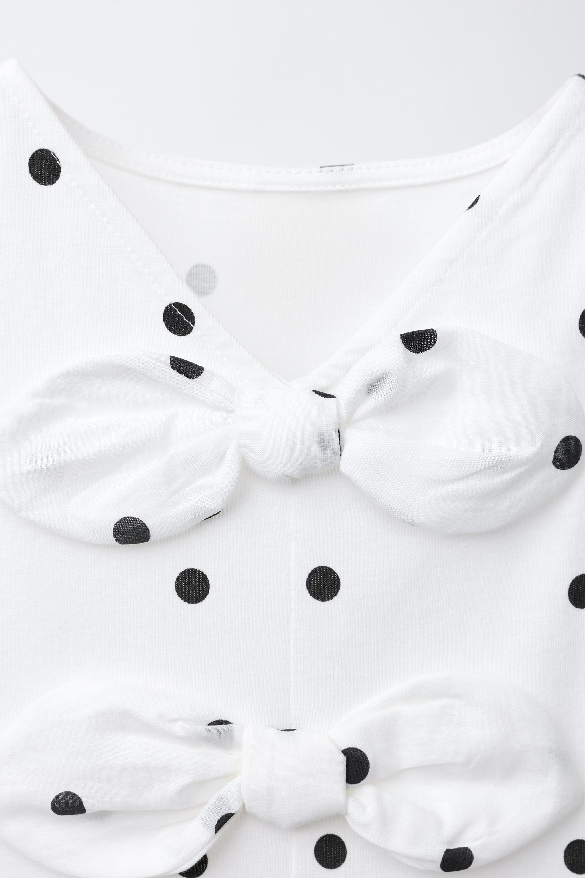 CONTRAST TIE T-SHIRT