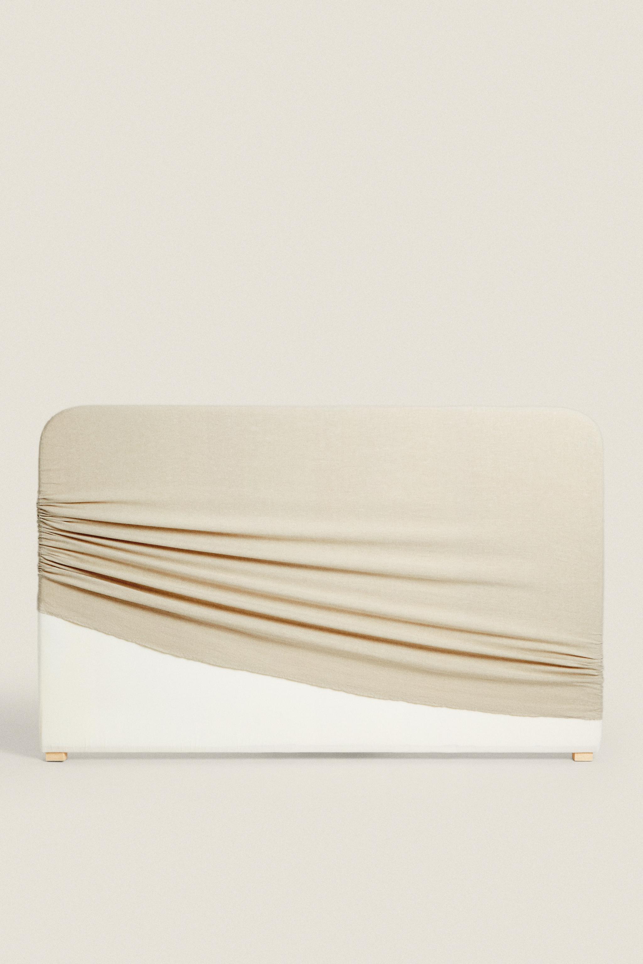 ROUNDED HEADBOARD WITH LINEN COVER — Light beige