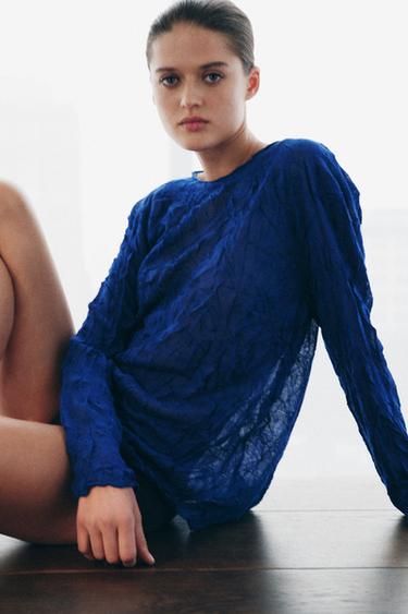 CRUMPLED EFFECT KNIT JUMPER - Cornflower blue by Zara