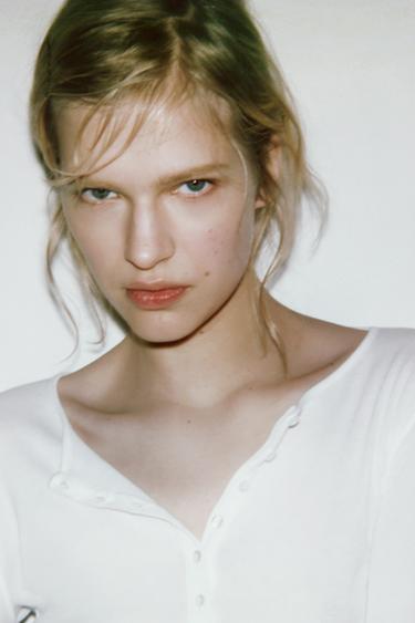 BLUZË JAKË ME KOPSA - E bardhë e thyer nga Zara