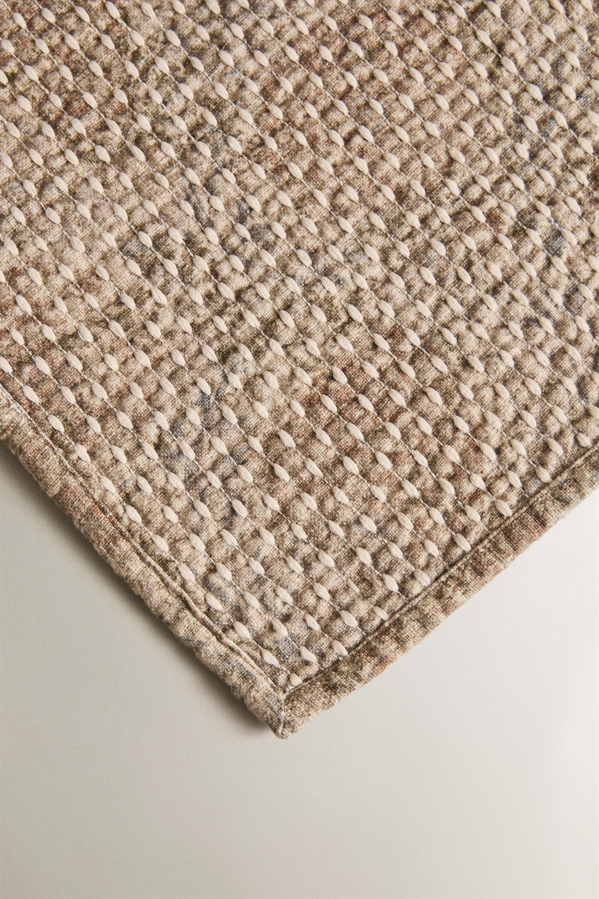 TEXTURED BLANKET